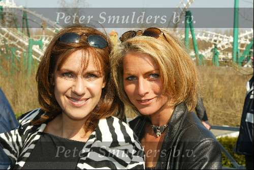 Dronten 29 maart 2002
Opening nieuwe attraktie in six flags.
Milika Peterson en Cilly Dartell