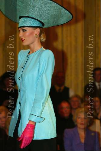 Amsterdam 11 maart 2002
Modeshow Frans Molenaar in Amstel Hotel
Martine v Loon  la bouchere (grootmeesteres Beatrix)