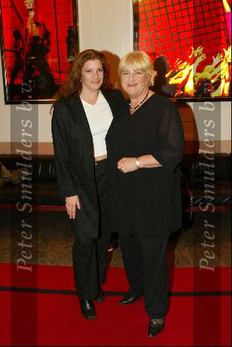 Scheveningen 25 maart 2202
Afscheid van Henk v d Meyden in het circustheater.
Nelly Frijda met dochter