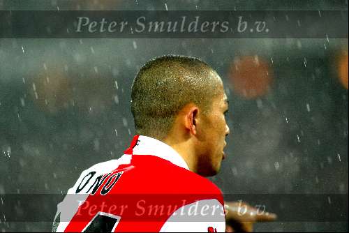 Rotterdam 21 maart 2002
Feyenoord-PSV 1-1 kwartfinale uefa cup
Ono in de regen