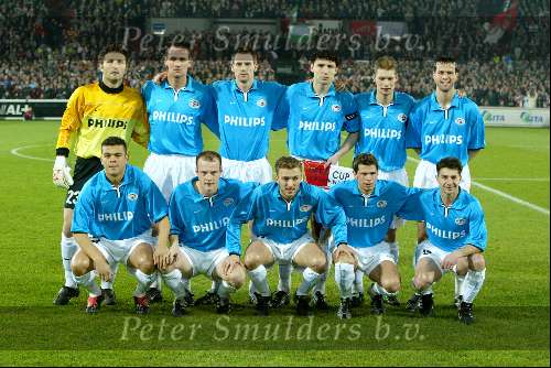 Rotterdam 21 maart 2002
Feyenoord-PSV 1-1 kwartfinale uefa cup
Ronald Waterreus Jan Vennegoor of Hesselink Andre Ooijer Mark v Bommel Theo Lucius en Ernest faber
Onderste rij: Wilfre Bouma Kapser Bogelund Dennis rommedahl Kezzman en Jan Heintze