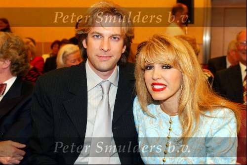 Amsterdam 16 maart 2002
modeshow Paul Schulten in het okura
Patricia Paay en Adam Curry