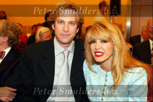 Amsterdam 16 maart 2002
modeshow Paul Schulten in het okura
Patricia Paay en Adam Curry