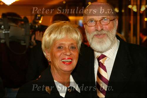 Scheveningen 25 maart 2002
Afscheid Henk v d Meyden in het circustheater.
Pierre Kartner met vrouw Annie Kartner