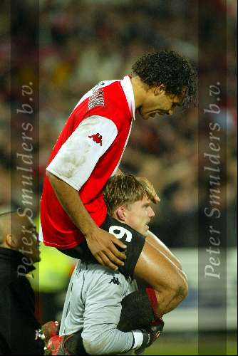 Rotterdam 21 maart 2002
Feyenoord-PSV 1-1 kwartfinale uefa cup
 Pierre v Hooijdonk en Edwin Zoetebier blij