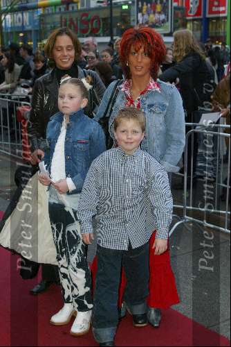 Amsterdam 20 maart 2002
Premiere Britney Spears.
Rachel hazes met kinderen