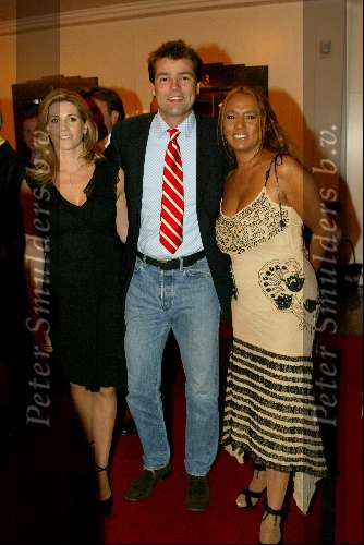 Scheveningen 25 maart 2002
Afscheid Henk v d Meyden in het circustheater.
Reinout Oerlemans, Danielle Overgaag en Patty Brard