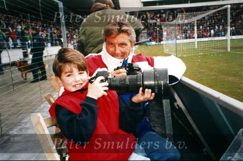 Bobby Enters met Peter Smulders als fotograaf bij PSV
1991