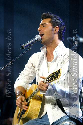 Amsterdam 6 maart 2003
uitreiking van de edison prijzen in de heineken musichall
darius idols uit Engeland
