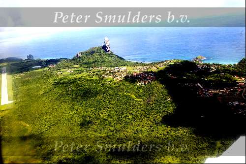 28 maart 2003 Fernando de Noronha  Brazilie 
Eiland met bergen zon strand mooie zee 
Fernando de Nolronha