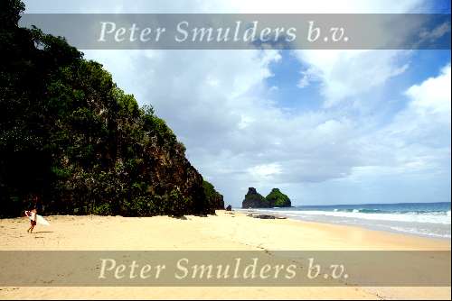 28 maart 2003 Fernando de Noronha  Brazilie 
Eiland met bergen zon strand mooie zee v
Fernando de Nolronha