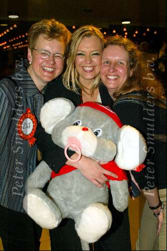 Rotterdam 1 maart 2003
Nationale songfestival in ahoy
Esther Hart met moeder en vriendin