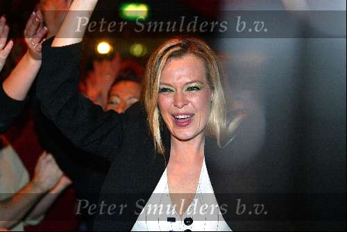 Rotterdam 1 maart 2003
Nationale songfestival in ahoy
Esther Hart huilend