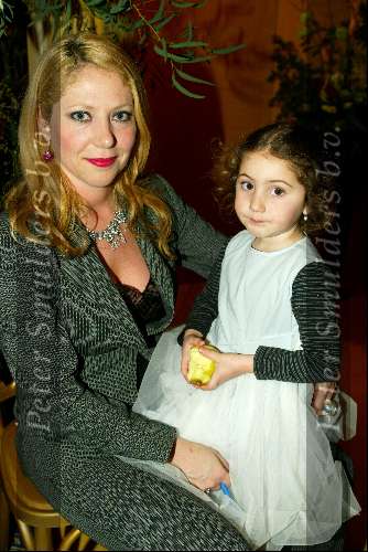 Amsterdam 10 maart 2003
Modeshow Frans Molenaar in amstel hotel.
fiona heering met dochtertje