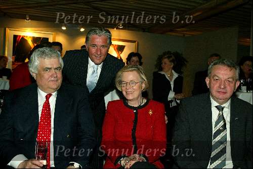 Den Bosch 22 maaart 2003
Indoor brabant 2003
Hanja Maij weggen met man carl dona en gerrit braks