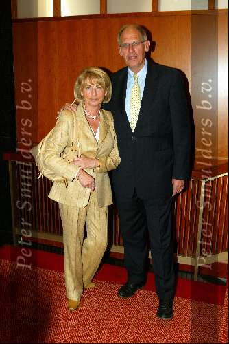 Amsterdam 16 maart 2003
modeshow paul schulten in okura
hans dijkstal met vrouw