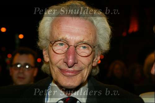 Amsterdam 11 maart 2003
boekenbal in de schouwburg van amsterdam
Harry Mulisch met vrouw en dochter