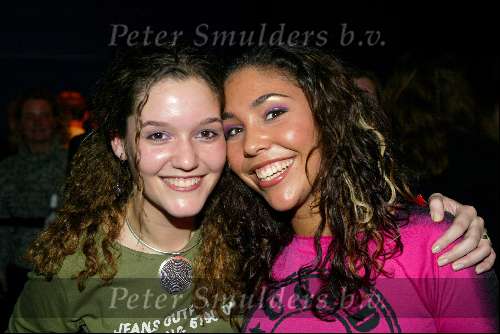 Amsterdam 6 maart 2003
uitreiking van de edison prijzen in de heineken musichall
Hind idols  en zus van idols