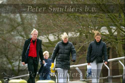 Amsterdam 9 maart 2003
jack spijkerman met vrouw en zoontje