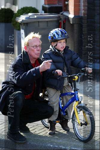 Amsterdam 14 maart 2003
jack spijkerman met zoontje op de fiets