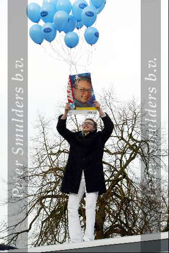 Den Haag 3 maart 2003
Jamai idols bij paleis Noordeinde
