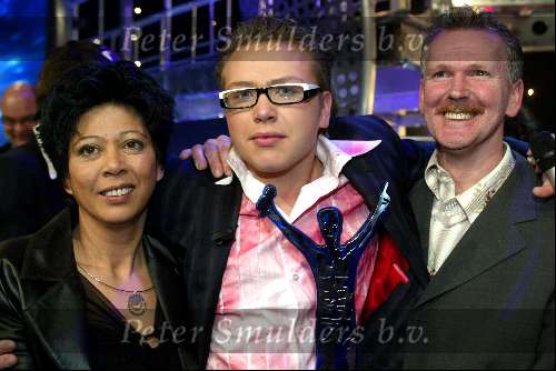 Hilversum 8 maart 2003
Finale IDOLS Nederland 2003
Jamai idols met zijn ouders