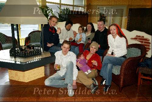 Eerbeek 14 maart 2003
Jamai idols met familie in landal park