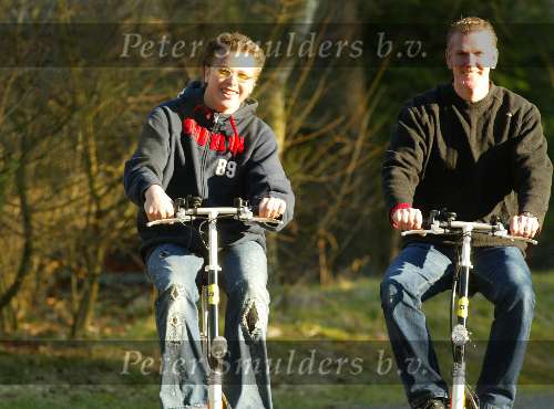 Eerbeek 14 maart 2003
Jamai idols met familie in landal park