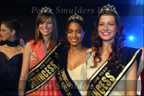 Antwerpen 23 maart 2003
Princess model of the year verkiezing in antwerpen.
miss nederland Loes Dicke en aline antoine (belgie)