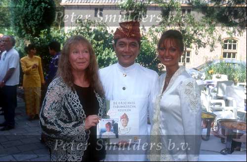 Amsterdam 26 Augustus 1997
Lonny met sandra Masmeijer en wieteke v dort