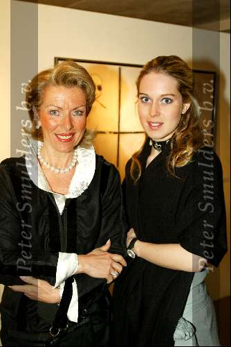 amstelveen 12 maart 2003
Opening expositie ans marcus bij jan v d togtmuseum.
marjon lambriks en dochter