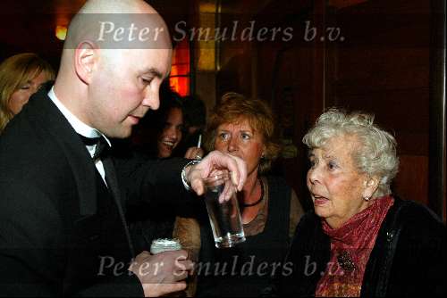 Amsterdam 10 maart 2003
Premiere liever verliefd in tushinski
Mary Dresselhuys