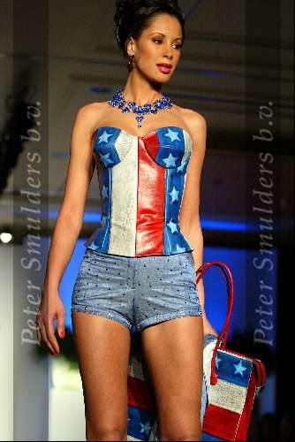 Amsterdam 16 maart 2003
modeshow paul schulten in okura