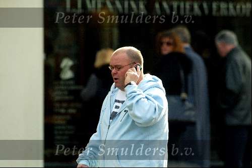 Amsterdam 2 maart 2003
Paul de Leeuw met gsm