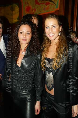 Amsterdam 10 maart 2003
Premiere liever verliefd in tushinski
Jorinde Moll en Peggy jane de schepper