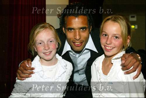 Antwerpen 23 maart 2003
Princess model of the year verkiezing in antwerpen.
pierre v hooijdonk met dochters aad ouborg