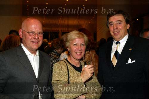 Amsterdam 8 maart 2003
modeshow mart visser in hilton
ed nijpels en piet Zoomers met vrouw