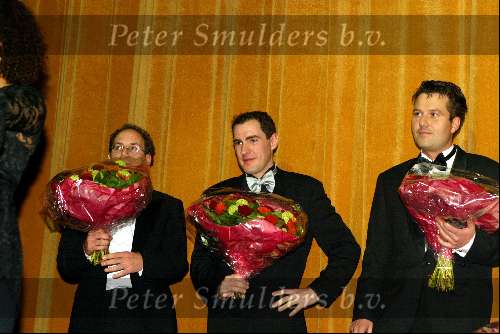 Amsterdam 10 maart 2003
Premiere liever verliefd in tushinski
johan neijenhuis alain devita en pim v hoeve (r)