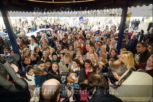 Amsterdam 3 maart 2003
Jamai idols en Jim idols bij krasnapolsky met heel veel publiek