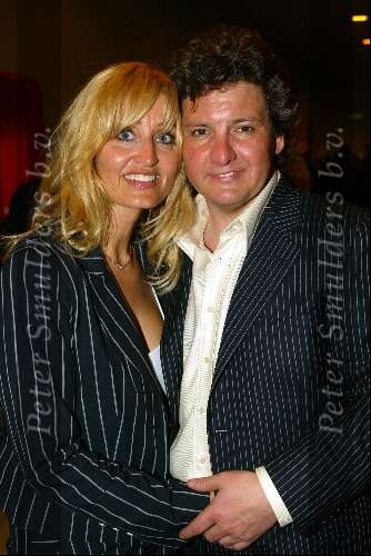 Amsterdam 6 maart 2003
uitreiking van de edison prijzen in de heineken musichall
Rene froger met natasja froger