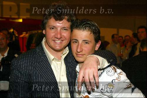 Amsterdam 6 maart 2003
uitreiking van de edison prijzen in de heineken musichall
rene froger met oudste zoon