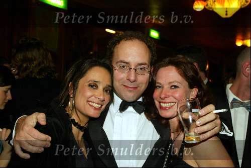 Amsterdam 10 maart 2003
Premiere liever verliefd in tushinski
suzanne kleeman met vriendin en robin de la vieta