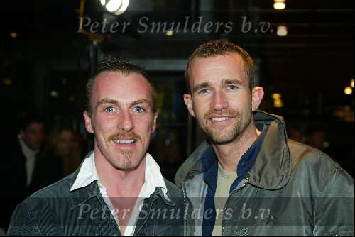 Utrecht 5 maart 2003
Premiere Mayumana  in het Beatrixtheater.
Rolf koster met vriend