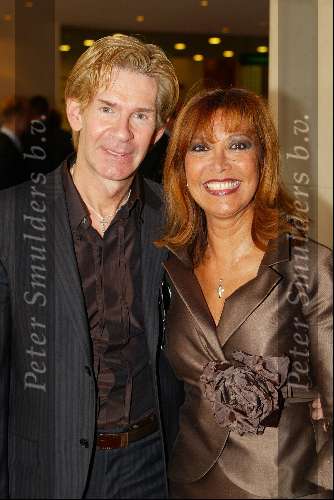 Amsterdam 16 maart 2003
modeshow paul schulten in okura
sandra reemer en addy v d Krommenacker