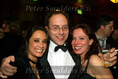 Amsterdam 10 maart 2003
Premiere liever verliefd in tushinski
suzanne kleeman met vriendin en robin de la vieta