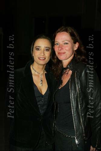Den Haag 21 maart 2003
Modeshow voor warchild in den haag
Suzanne kleeman met  vriendin