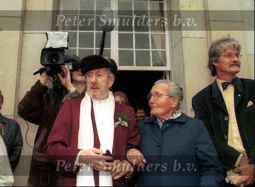 Albert Mol
tijdens hun trouwen op 16 maart 1998
Overleden 9 maart 2004