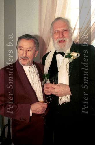 Albert Mol
tijdens hun trouwen op 16 maart 1998
Overleden 9 maart 2004