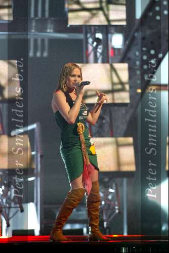 Hilversum 6 maart 2004
Idols in studio 22.  
Alice Idols tijdens haar optreden