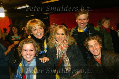 Hilversum 6 maart 2004
Idols in studio 22.Alice Idols met broer en familie
De 10 finalisten  .